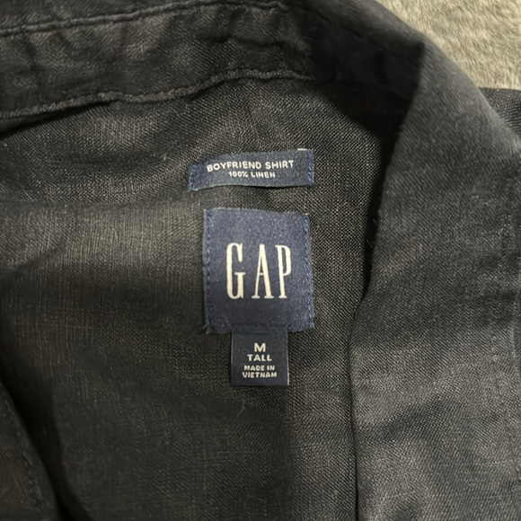 Gap linen set - black long sleeve button down and shorts. - Picture 2 of 3